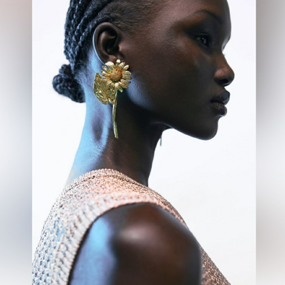 NWT ZARA DAISY EARRINGS